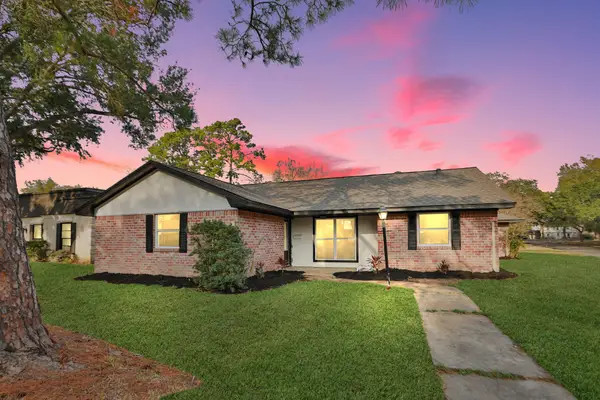 18111 Barbuda Lane, Houston, TX 77058