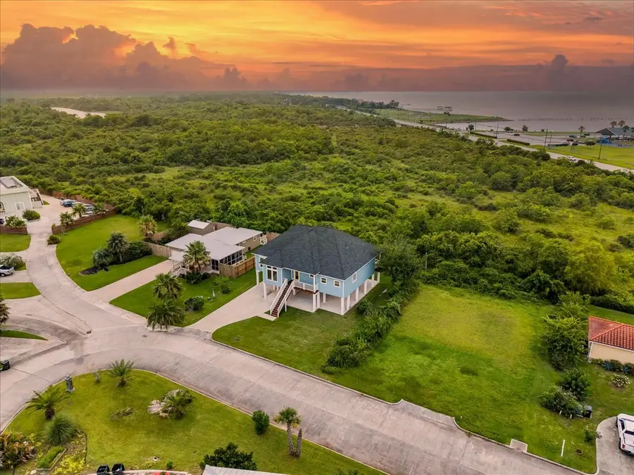 218 Debbie Lane, San Leon, TX 77539 - Image #3