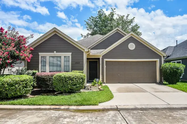 6022 Lynwood Banks Lane, Houston, TX 77092