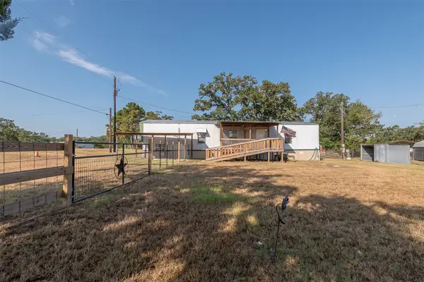 435 Leaning Oak Lane, Somerville, TX 77879