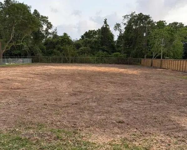 537 Baywood Drive, Seabrook, TX 77586