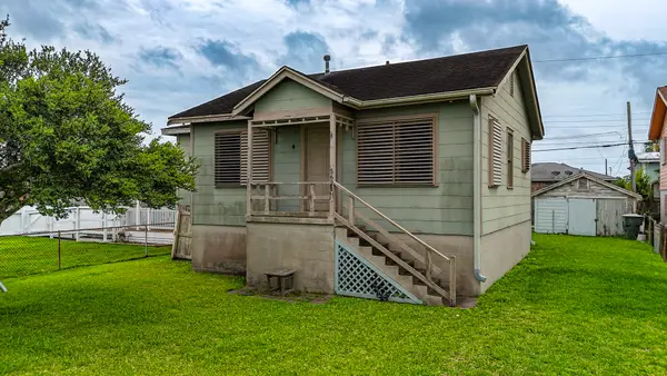 5621 Avenue Q 1/2, Galveston, TX 77551