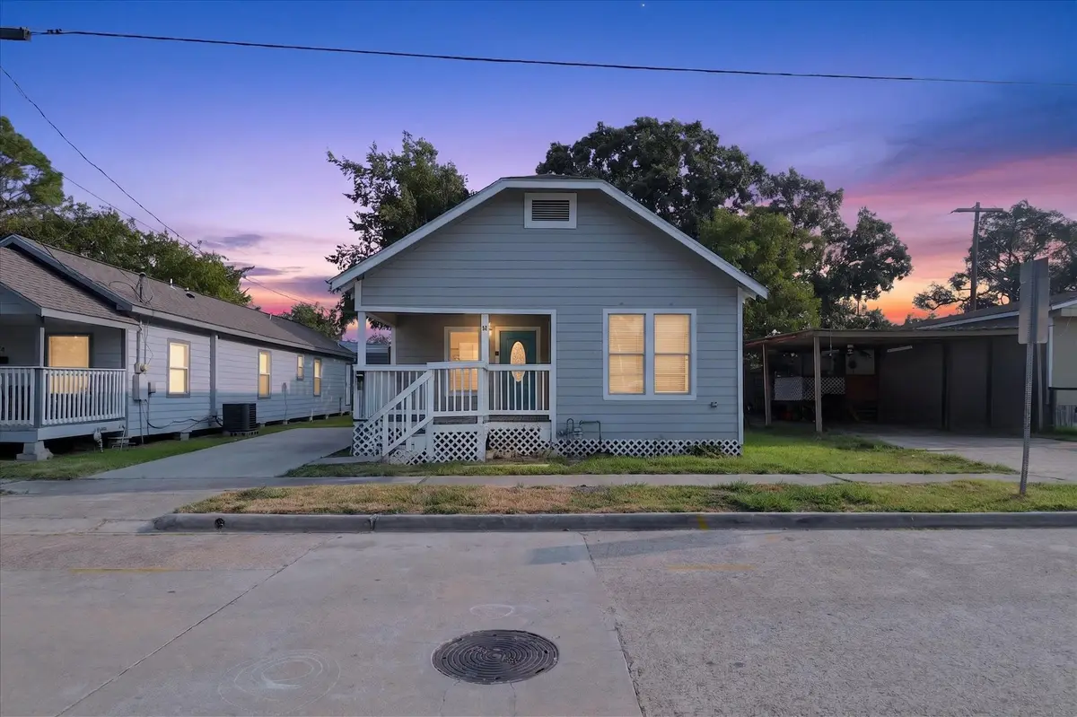 320 E Murrill Street, Baytown, TX 77520 - #1