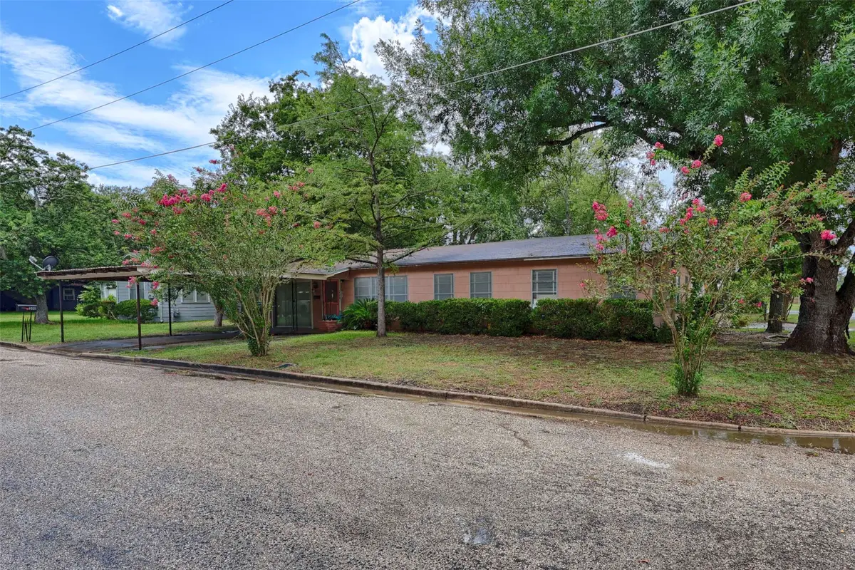 200 Young Street, Hallettsville, TX 77964 - #1