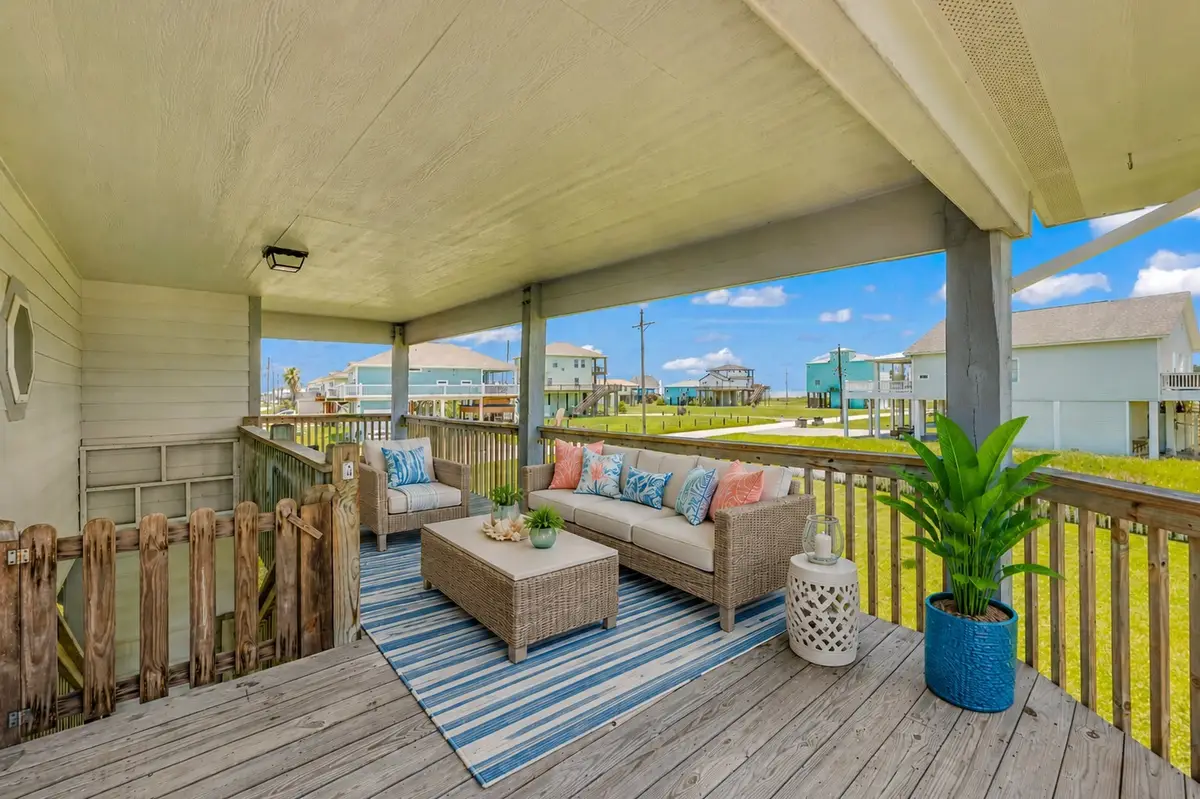 817 Westview, Port Bolivar, TX 77650 - #1