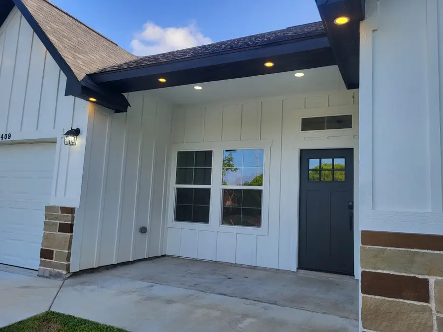 1409 N Avenue S, Freeport, TX 77541 - #2