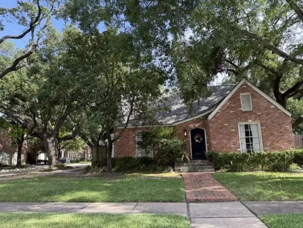 2801 Albans Road, West University Place, TX 77005
