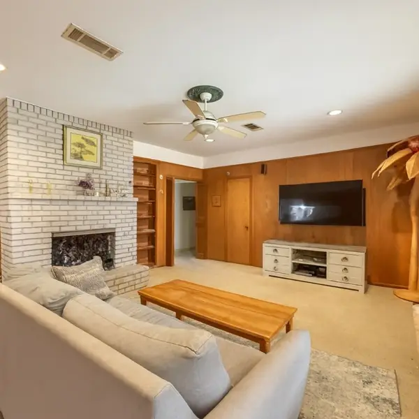 9722 Braesmont Drive, Houston, TX 77096