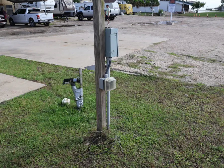 3401 Highway 6, Hitchcock, TX 77563 - #3