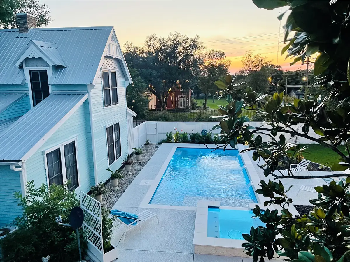 111 S Masonic Street, Bellville, TX 77418 - Image #1