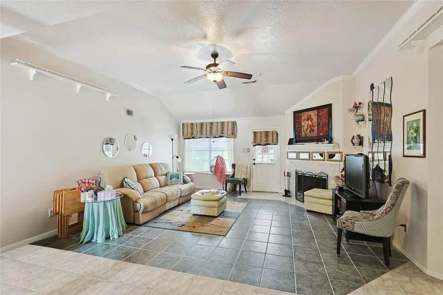 1818 Kemah Oaks Drive, Kemah, TX 77565 - Image #3