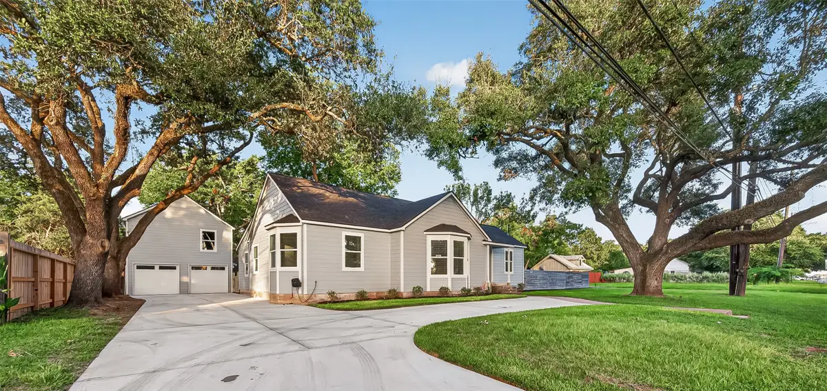 723 N Meyer Street, Sealy, TX 77474 - #1