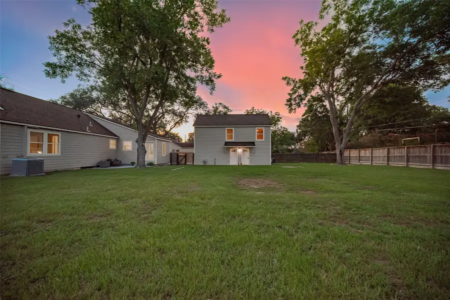 723 N Meyer Street, Sealy, TX 77474 - #3