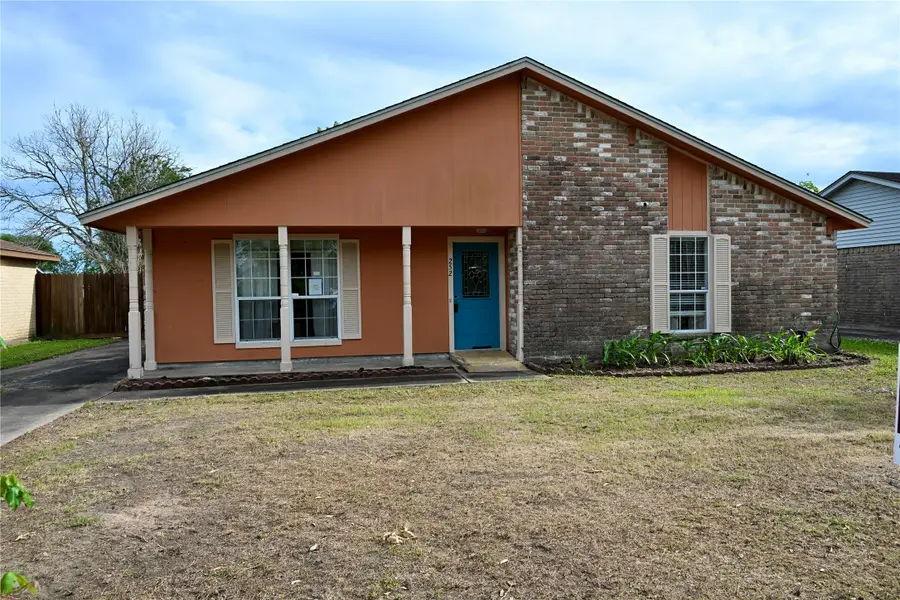 252 Bastrop Street, Angleton, TX 77515 - #2