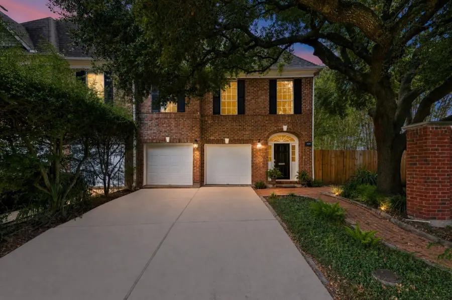 5597 Beverlyhill Street, Houston, TX 77056 - #2
