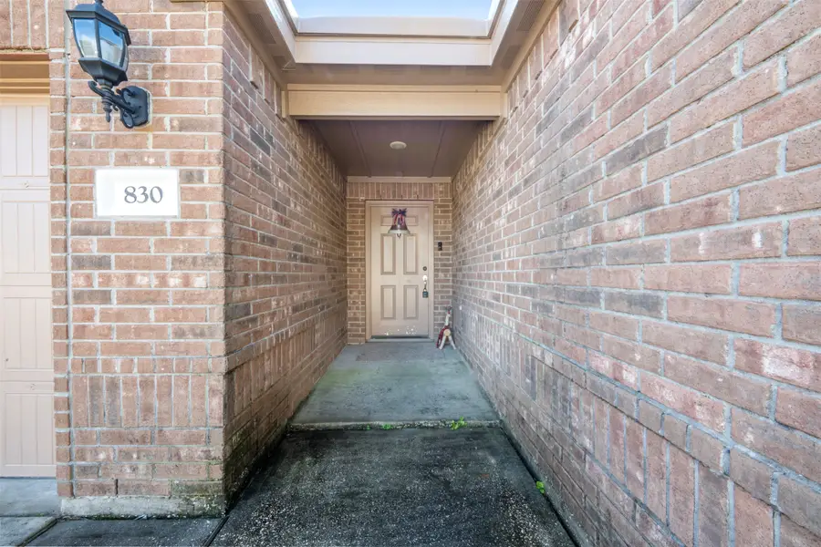 830 Paradise Road, Baytown, TX 77521 - #2