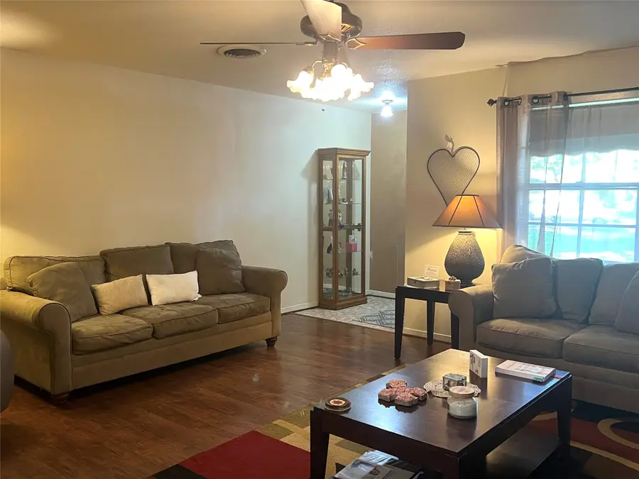 3024 Lamar Circle, El Campo, TX 77437 - Image #3