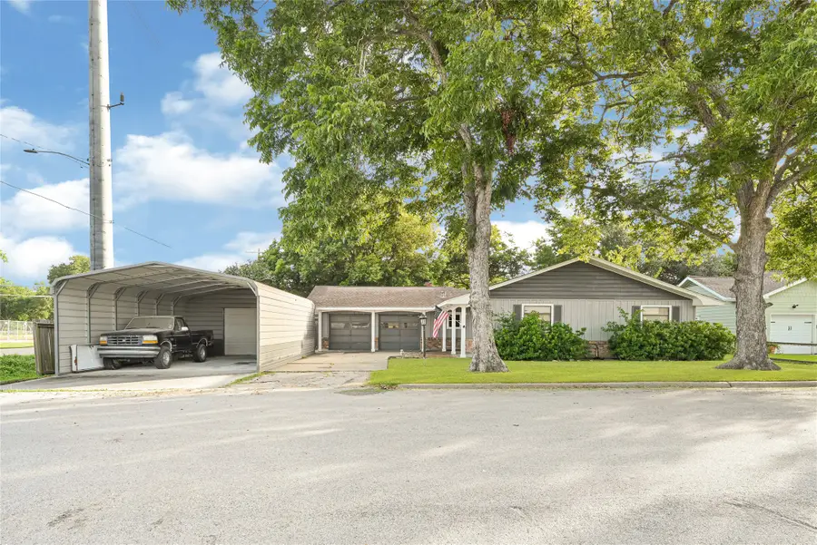 6713 Lawrence Road, Hitchcock, TX 77563 - Image #2