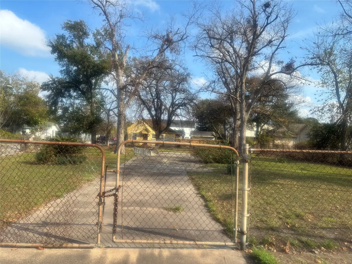 1212 Lockwood Drive, Houston, TX 77020 - Image #1