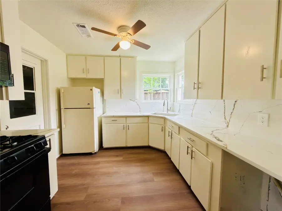 1302 Lamesa Avenue, Pasadena, TX 77506 - #2