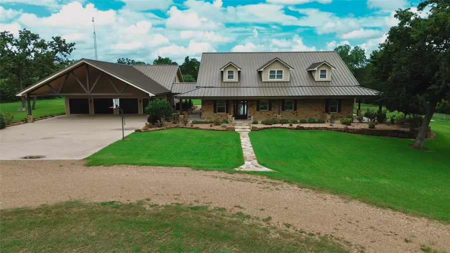 6892 Palm Rd, Sealy, TX 77474 - #2