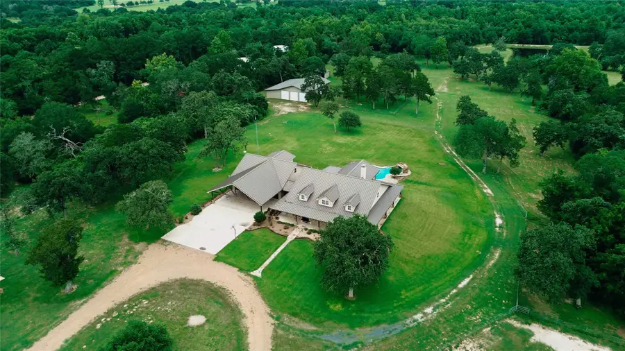 6892 Palm Rd, Sealy, TX 77474 - #3