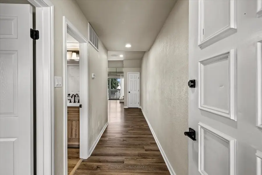 154 April Point Drive S, Conroe, TX 77356 - #3