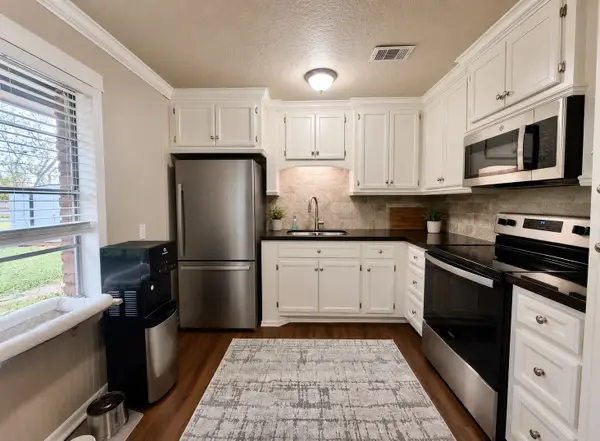 111 Mimosa, Lake Jackson, TX 77566