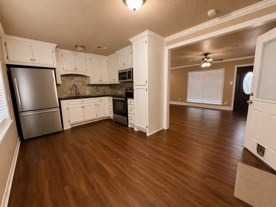 111 Mimosa, Lake Jackson, TX 77566 - #3