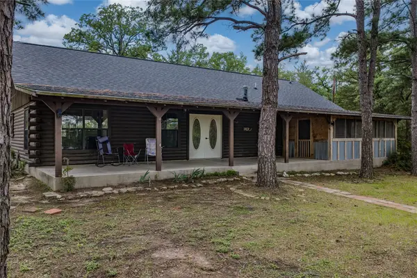 1555 Wildwood Road, Ledbetter, TX 78946