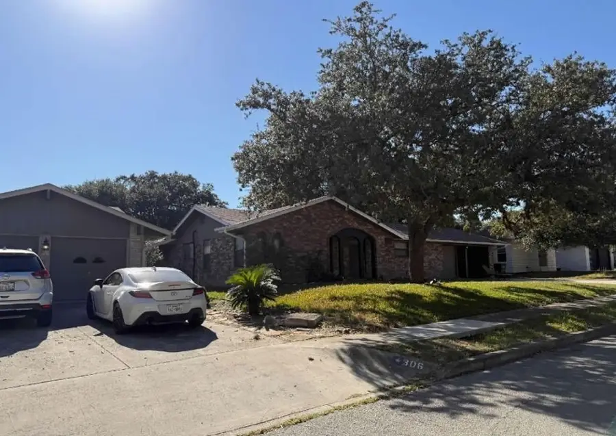 310 De Soto Drive, Universal City, TX 78148 - #2