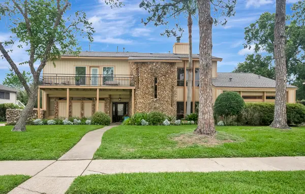 307 Crestwood Drive, El Lago, TX 77586