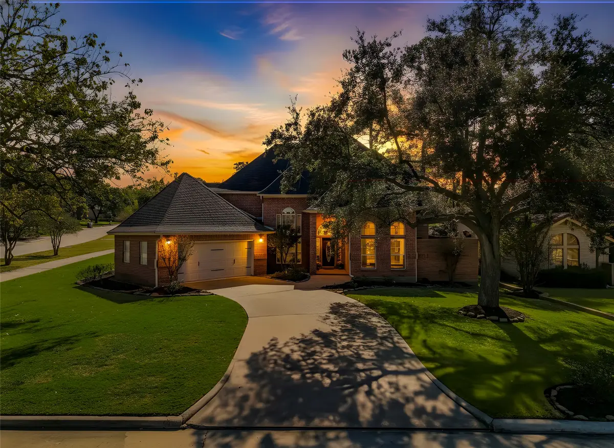 100 April Waters Drive N, Montgomery, TX 77356 - Image #1