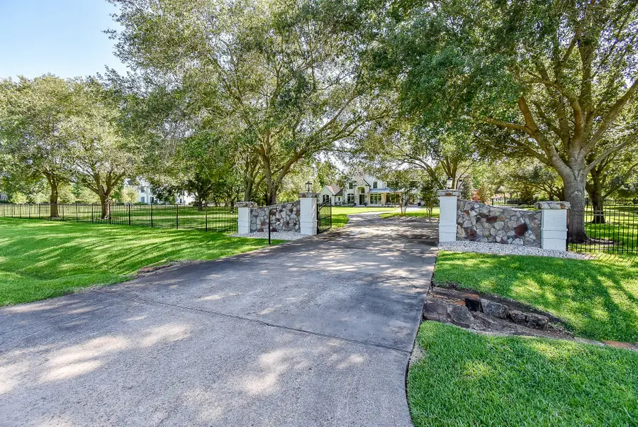 8518 Halls Retreat Court, Missouri City, TX 77459 - #2