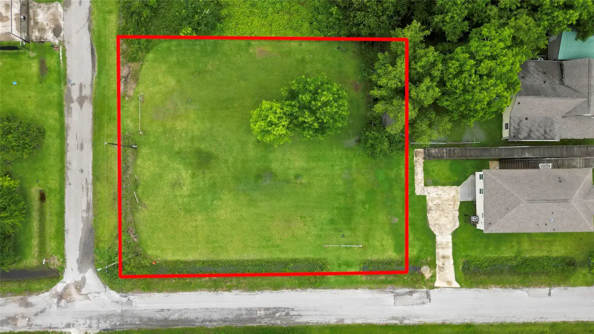 6713 Lewis Rd, Hitchcock, TX 77563 - #1