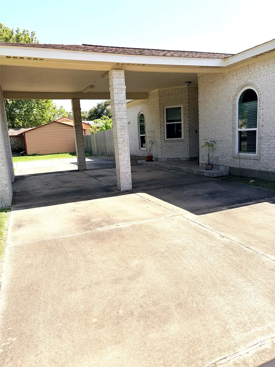 3230 W Meadow Lane, Dickinson, TX 77539 - #3