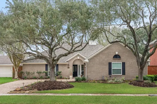 1418 Briarbend Drive, Sugar Land, TX 77479