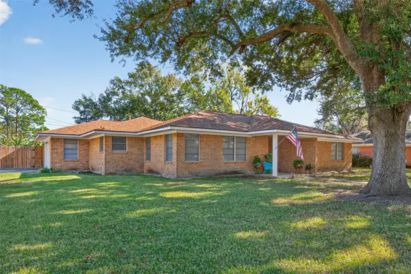 212 Lindsey Avenue, Bay City, TX 77414