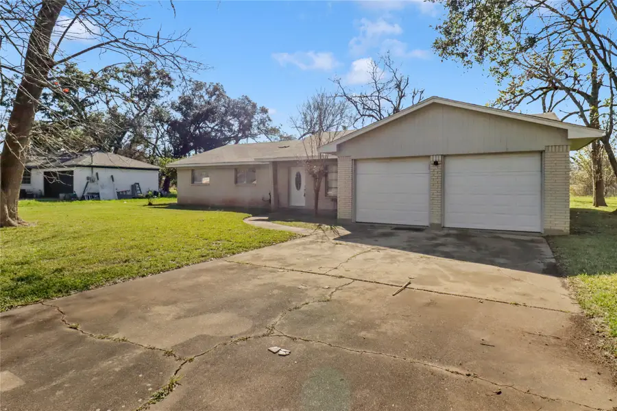 238 Sleepy Hollow Drive, Lake Jackson, TX 77566 - #3