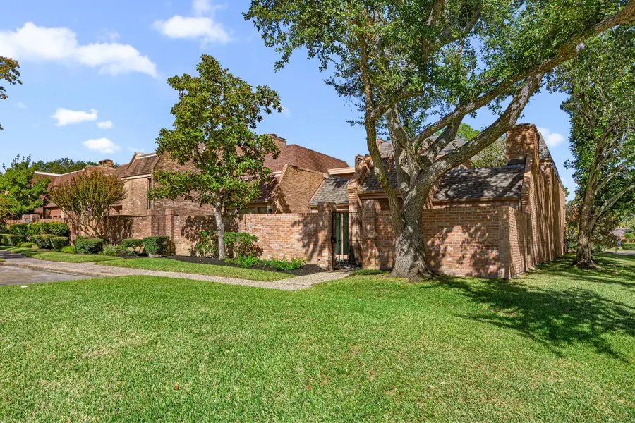 15686 Barkers Landing Road, Houston, TX 77079 - Image #2