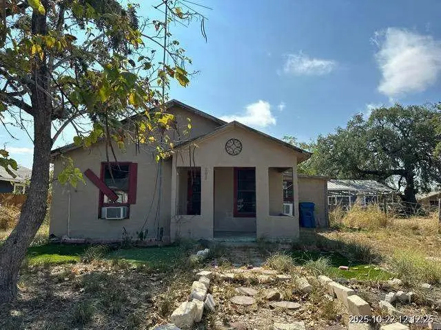 808 Bowen Street, Pleasanton, TX 78064 - #1