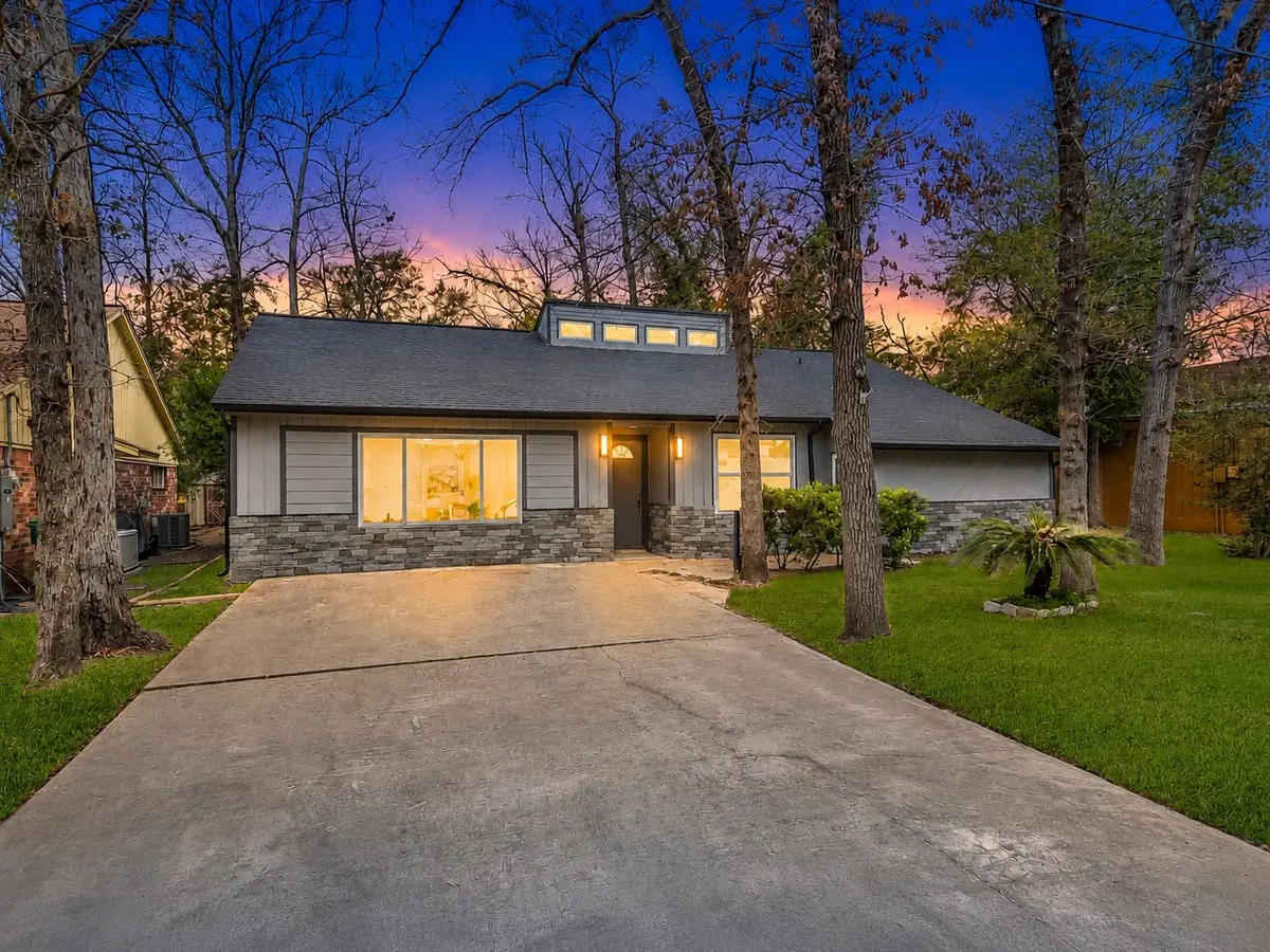 13 Moon Valley Court, Panorama Village, TX 77304 - #1