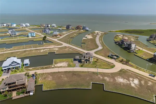 14 Loggerhead, Hitchcock, TX 77563