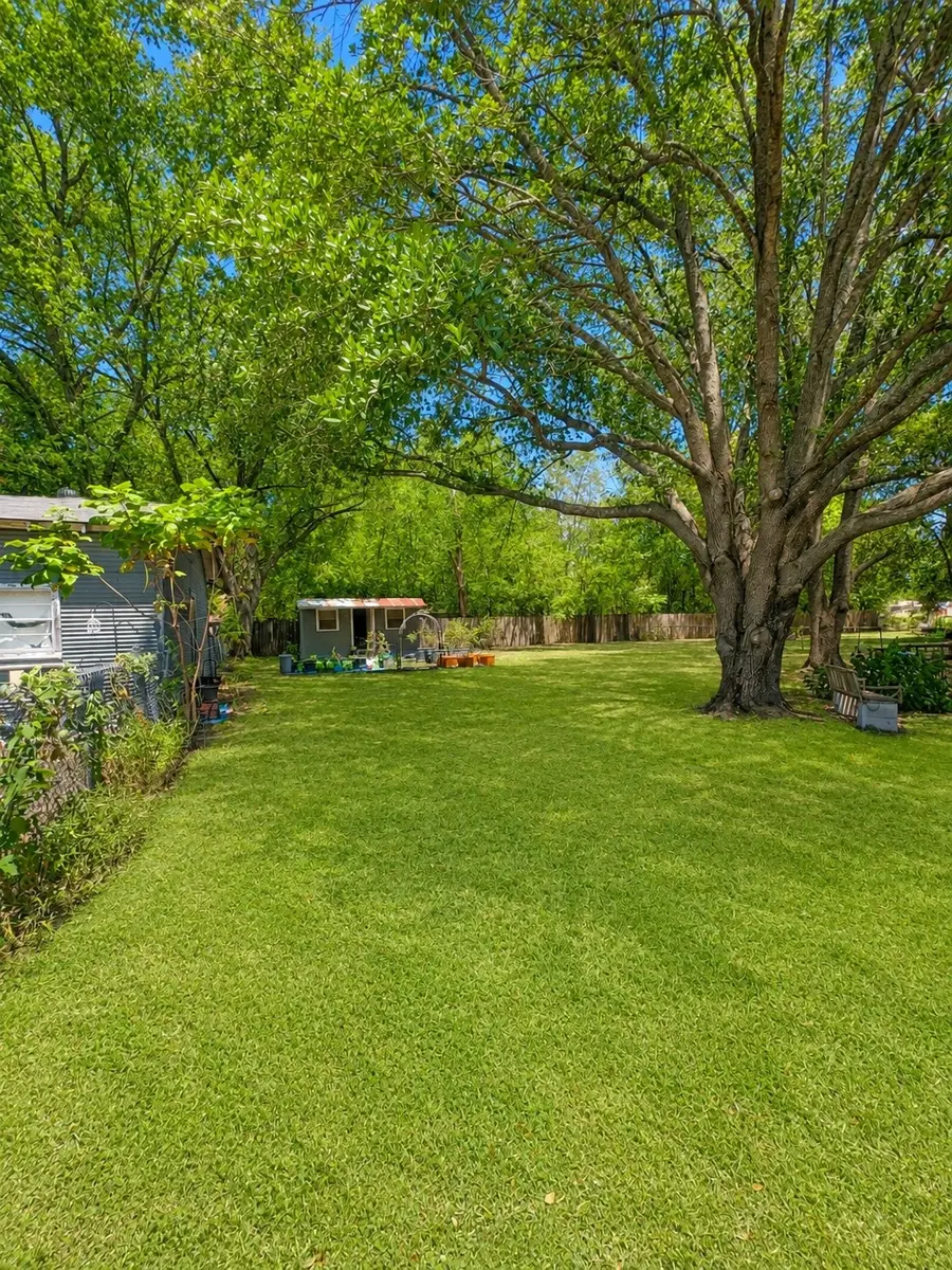 403 E 11th Street, Thornton, TX 76687 - #3