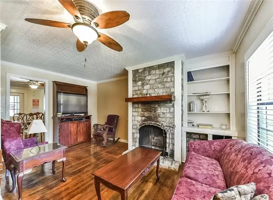 505 N Walnut Avenue, Eagle Lake, TX 77434 - Image #2