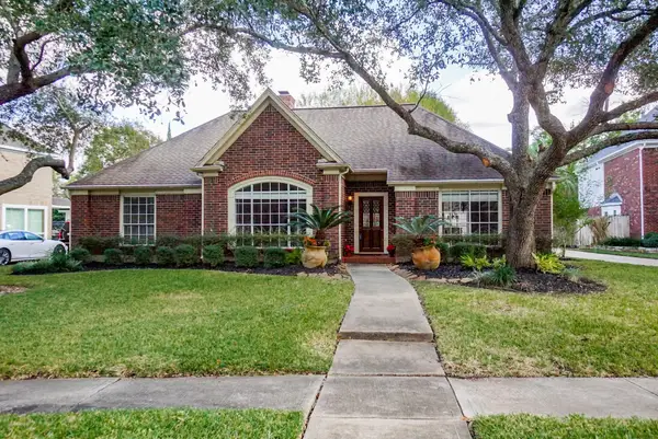 4923 Canterbury Lane, Sugar Land, TX 77479