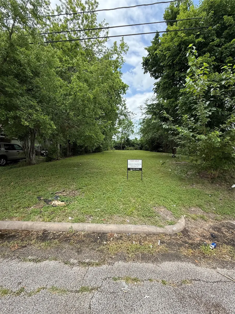 4612 Mayflower Street, Houston, TX 77033 - #3