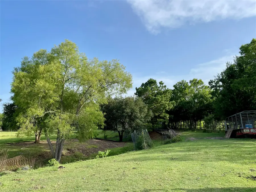 4374 Belton Ln Ext, Anahuac, TX 77514 - Image #3