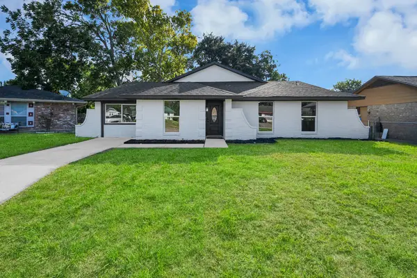 8610 Ardley Circle, Houston, TX 77088