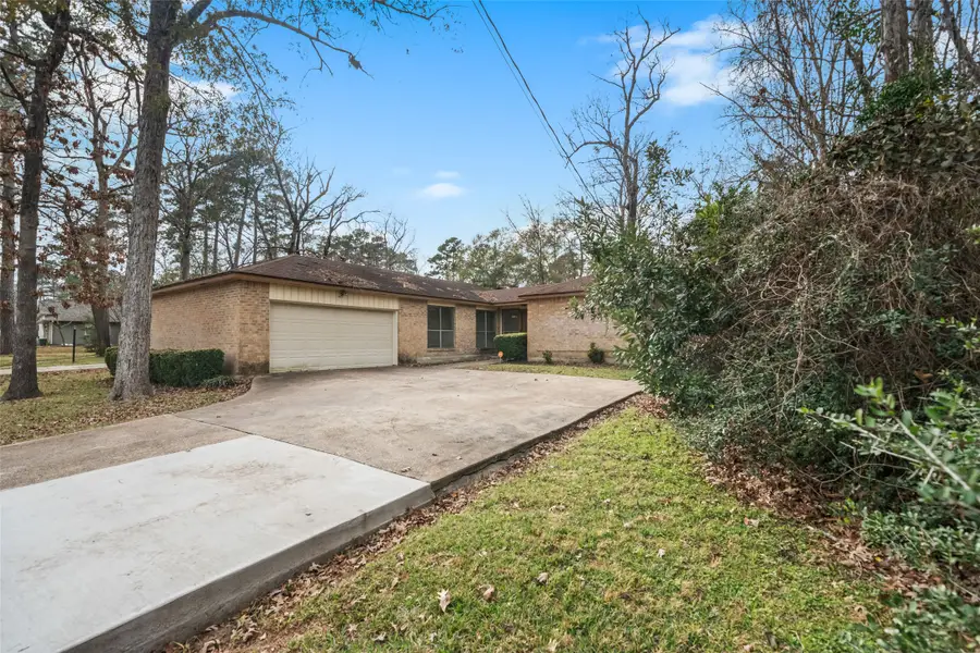 167 Thunderbird Drive, Conroe, TX 77304 - Image #2